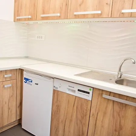 Apartman Lana Apartment *